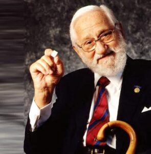 Leia mais sobre o artigo A Gota da Esperança: O Legado de Albert Sabin e a Missão do Rotary International para Erradicar a Pólio